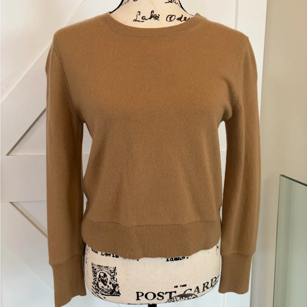 Uniqlo 100% Merino Wool Sweater - Picture 2 of 6